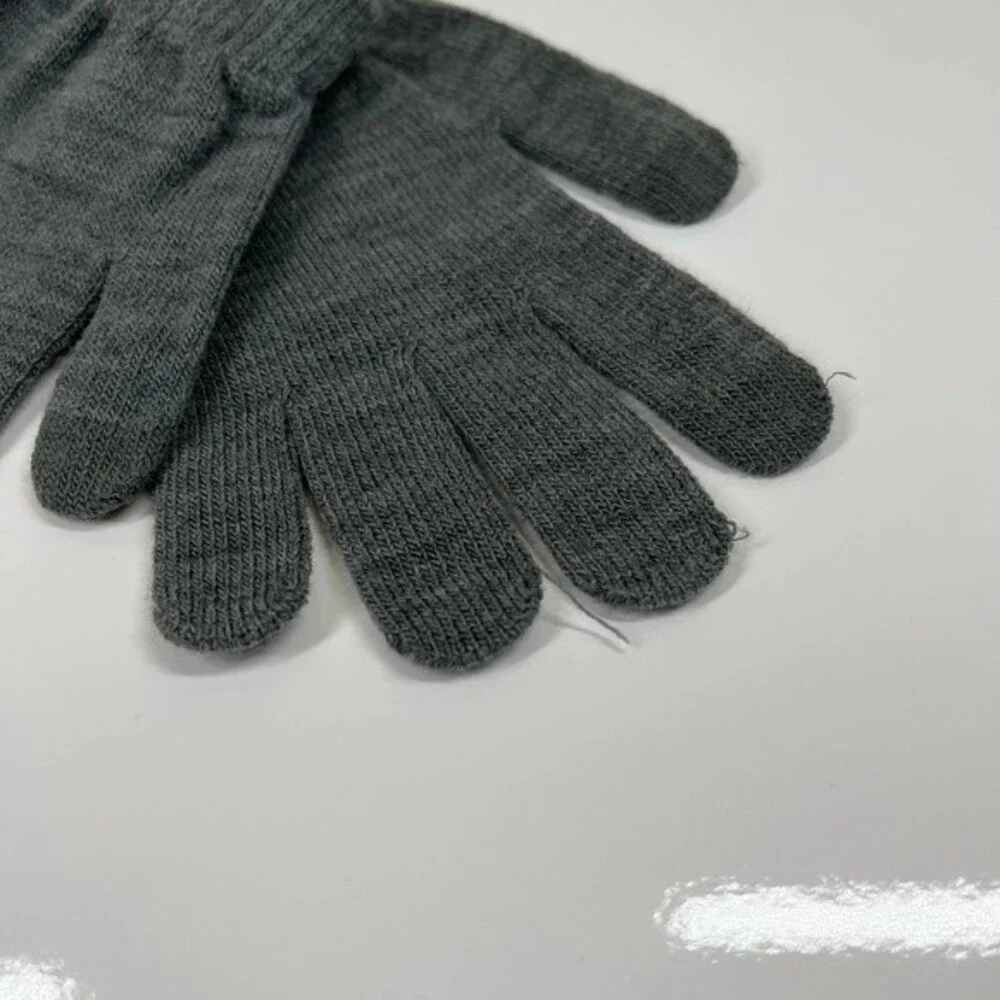 Wild Fable Gray Winter knit Gloves  Touchscreen Compatible one size